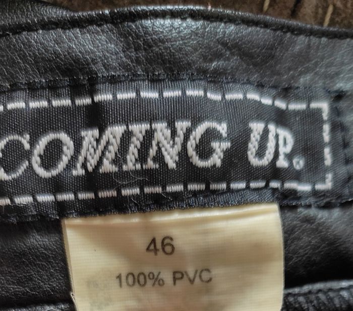 Simili cuir noir marque " Coming UP" - photo numéro 3