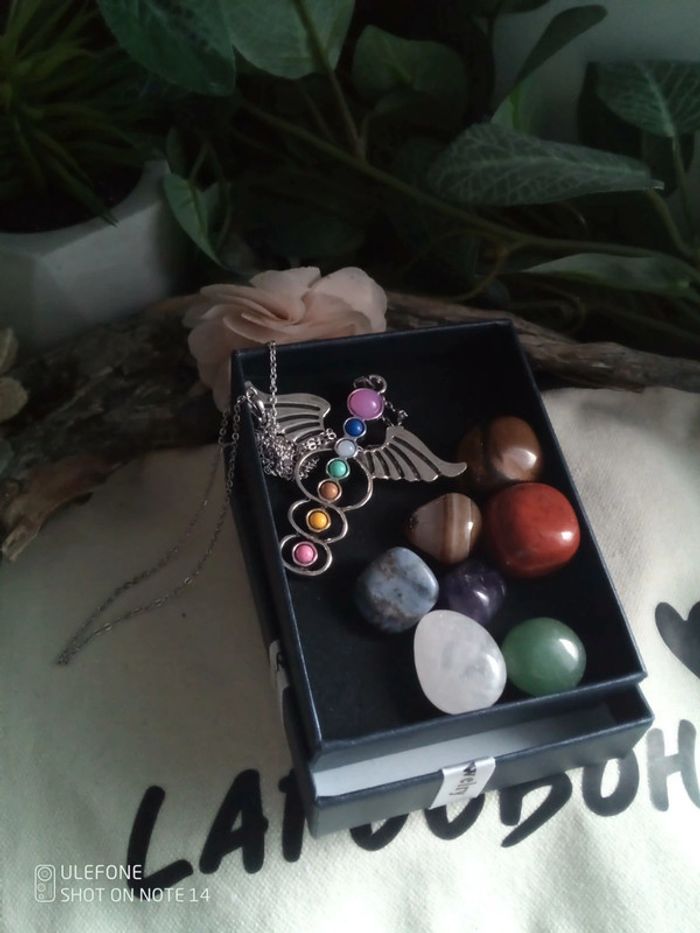 Collier des 7 chakras et 7 pierres naturelles des chakras