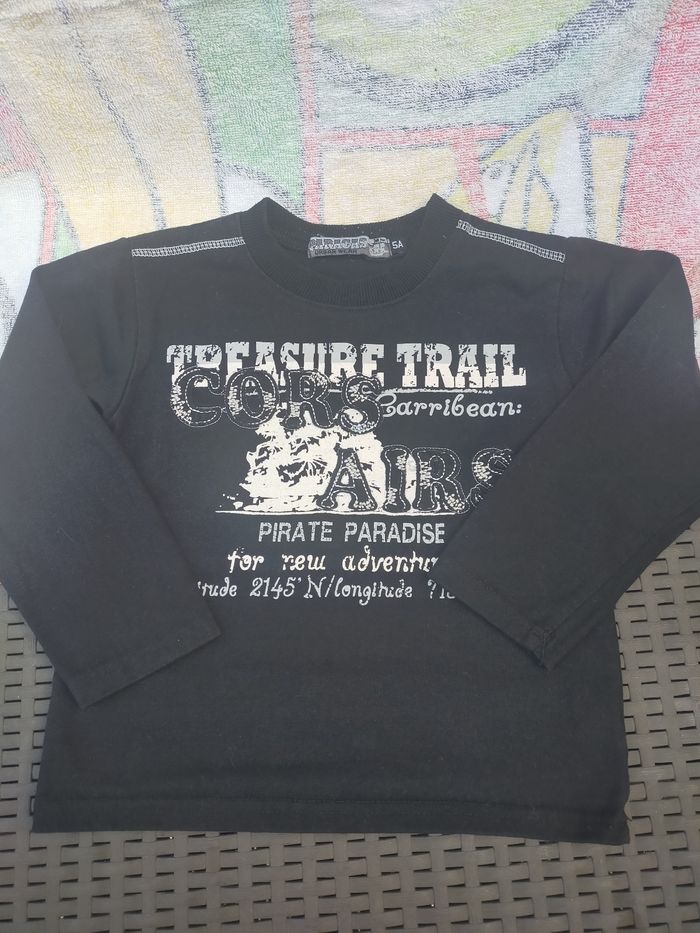 Sweat noir 5 ans
