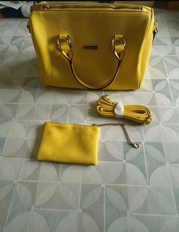 Sac à main jaune avec petite pochette - femme - neuf - Gussaci