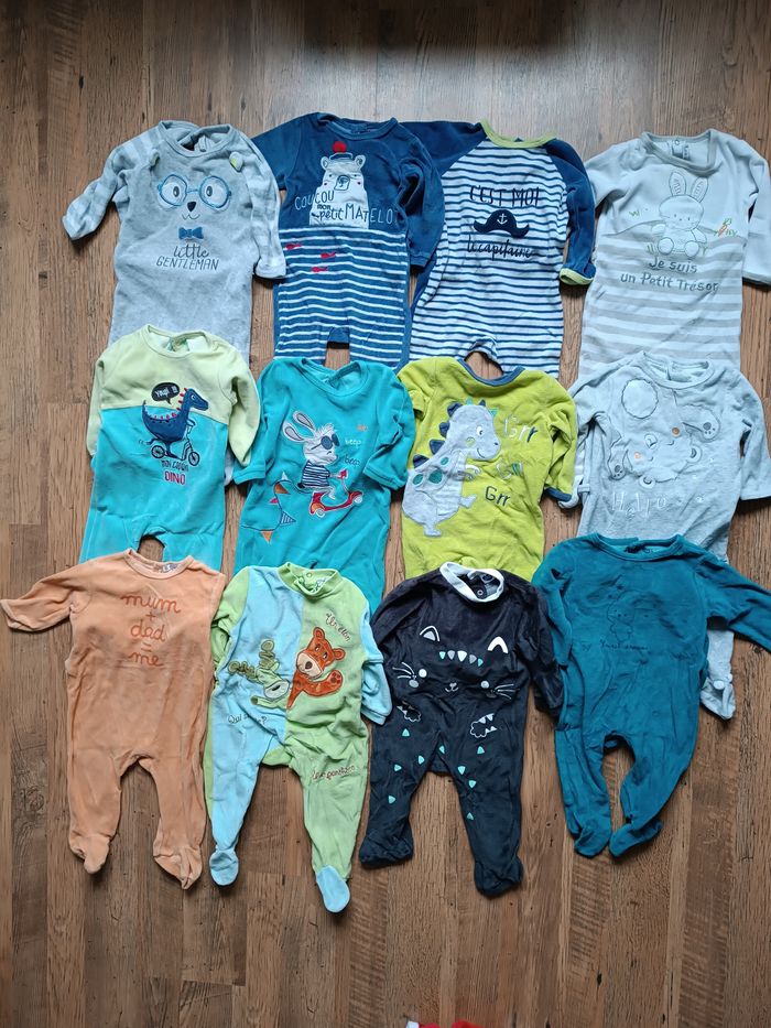 Lot pyjamas garçons 9 mois