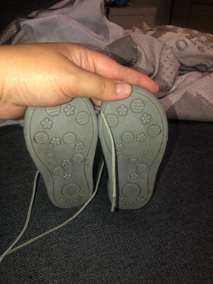 Chaussures filles pointure 22 - photo numéro 4
