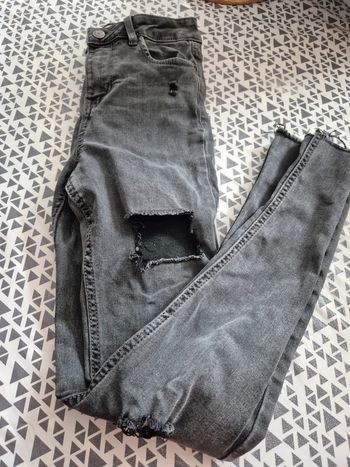 Jeans à trou