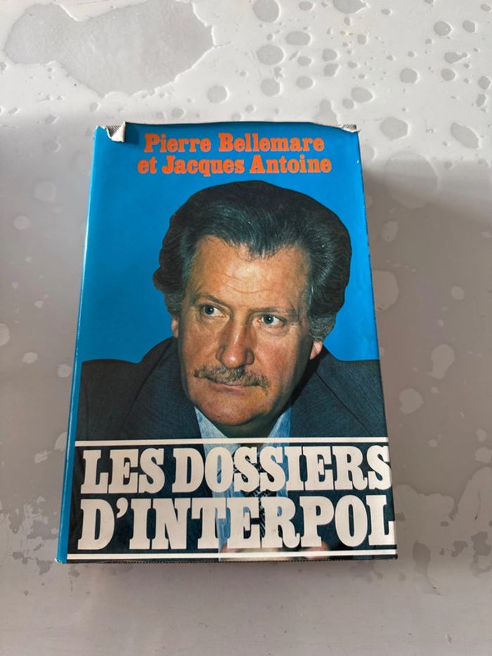 Livre les dossiers d’interpol