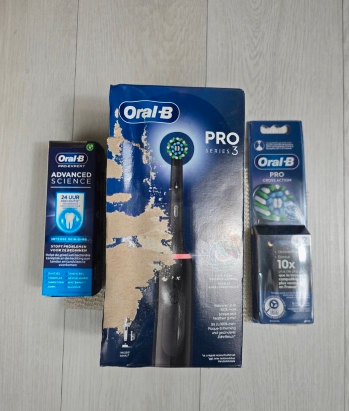 🌟 Brosse a dent electrique oral B pro 3 noire + 4 brossettes  + dentifrice 🌟