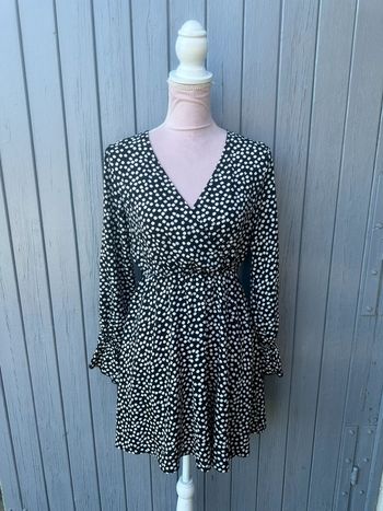 Robe manches longues noir petites fleurs blanches shein 34/XS