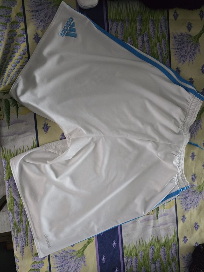 Short OM - photo numéro 2