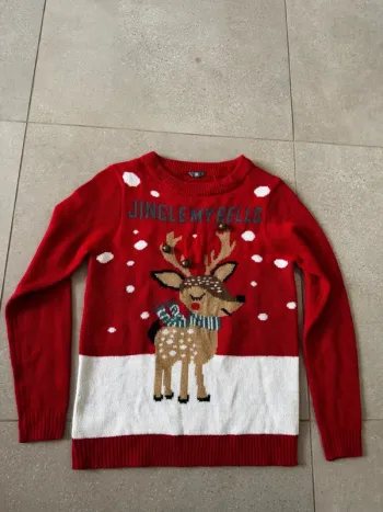 Pull de noel taille 36, très bon état
