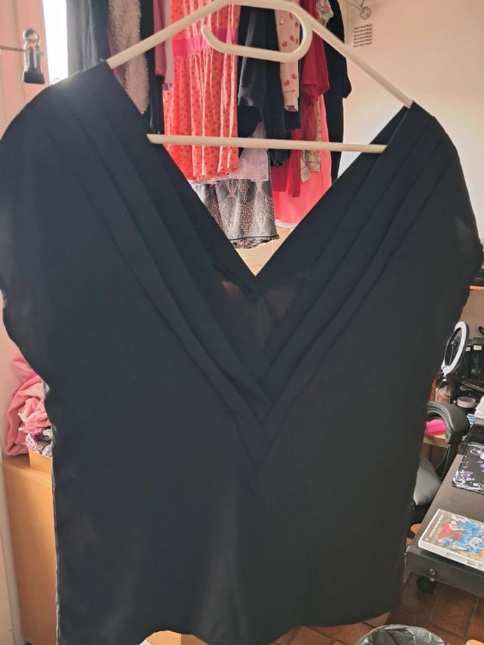 Ravissant haut / Top noir, décolleté en V devant et au dos - T40/42 - made in italy - photo numéro 2