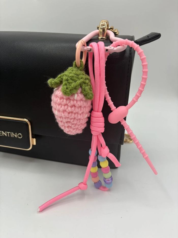 Grigri bijoux de sac fraise