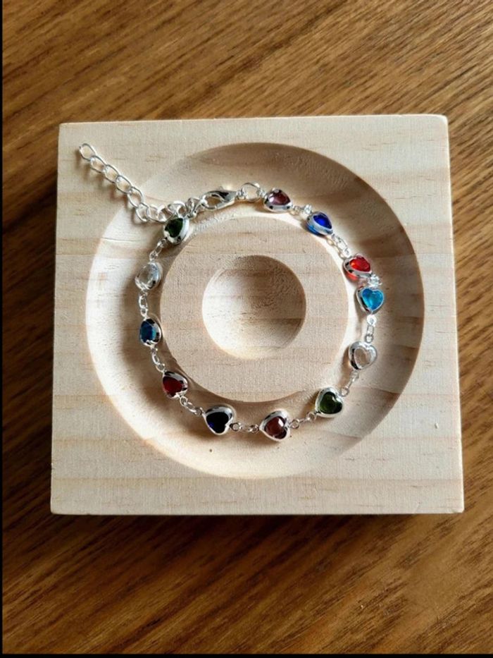Bracelet cœurs multicolores en strass – chaîne fine argentée réglable – bijou fantaisie femme chic - photo numéro 2