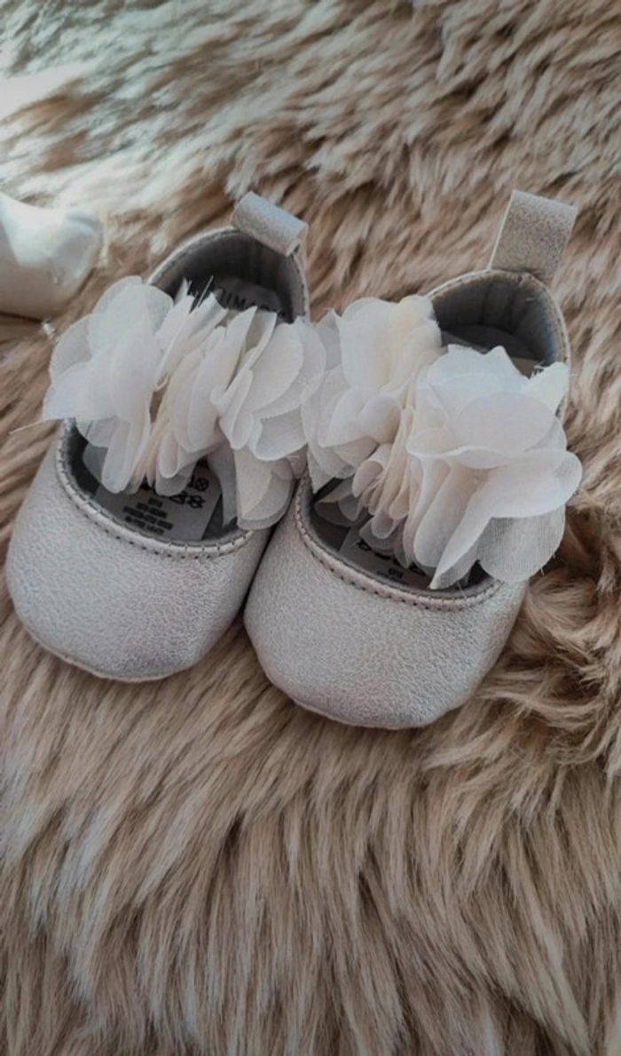 Chaussures souple argent 0/3 mois primark - photo numéro 2