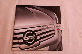 Lot brochures et dépliant gamme Nissan 2008