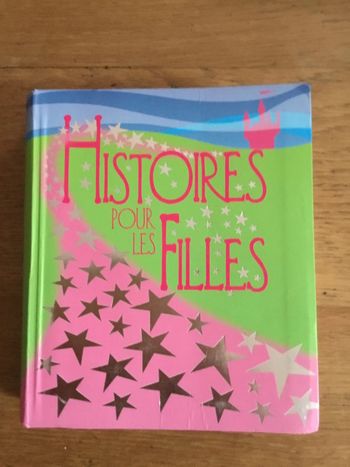 Livre « histoires pour les filles »