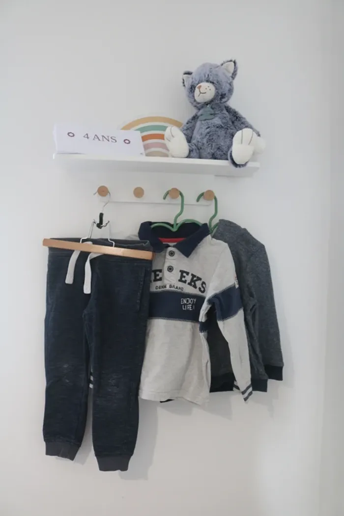 Ensemble polo Creeks, sweat Orchestra et jogging C&A 4 ans