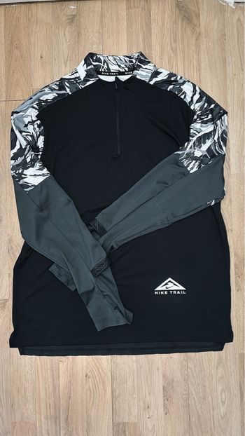 Nike Trail haut technique / running manches longues avec demi-zip