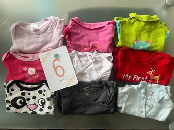 Lot bodies - 6 mois 