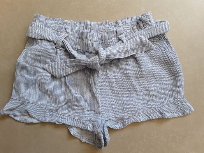 Short en crêpe rayé fille 5 ans KIABI TBE