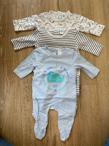 Lot 3 pyjamas 1 mois
