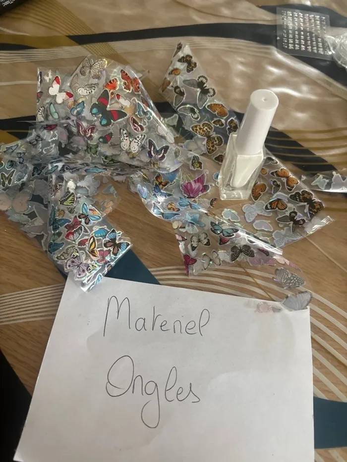 Lots de foils pour ongles + colle