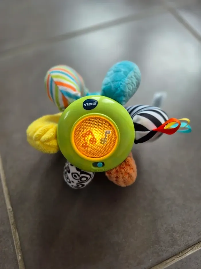 Dès 6 mois Lumi'balle hochet sensorielle Vtech - photo numéro 2