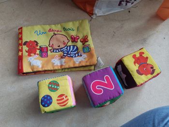 Livre cube en tissus