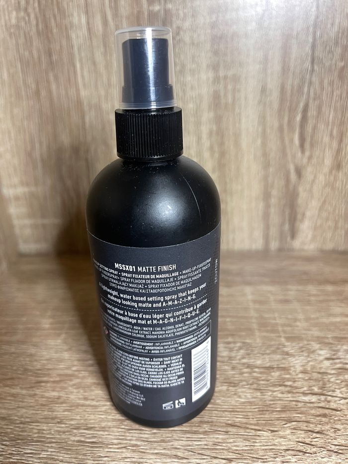 Spray fixateur - photo numéro 2