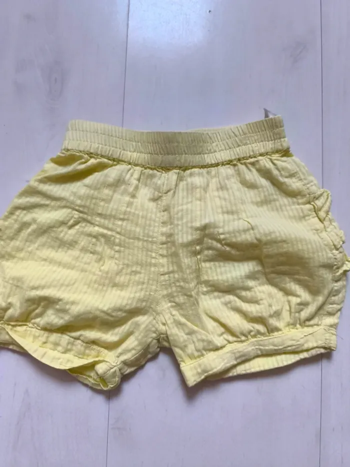 Short fille