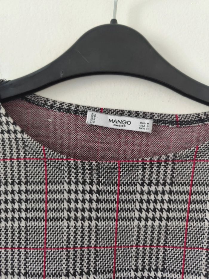 Robe courte et moulante gris/blanc/noir rectilignes taille 38 Mango - photo numéro 5