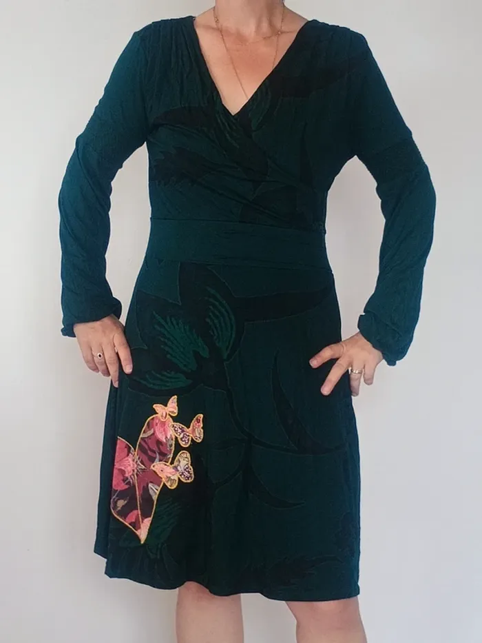Vends Robe Desigual à Manches Longues - L