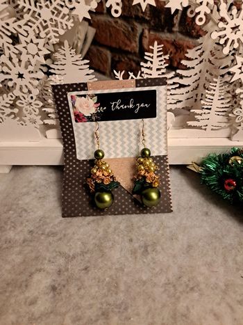 Magnifique paire de boucles d'oreilles pendantes verte et doré