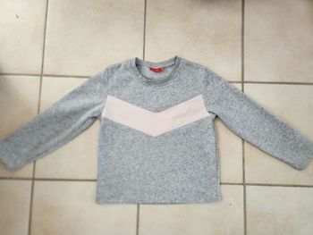 Sweat taille 8 ans