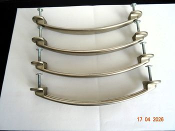 4 poignée de meuble cuisine sdb  et autre