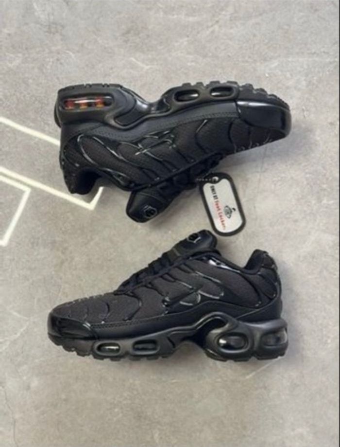 Nike tn noir black enfant 34