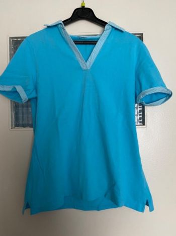 T-shirt col V