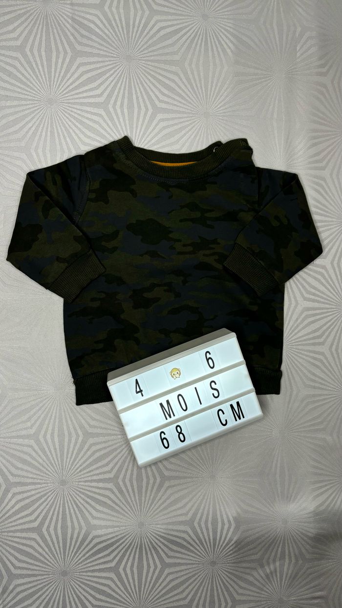 Pull garçon militaire camouflage taille 4-6 mois ou 68cm