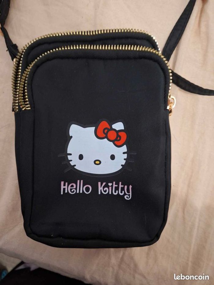 Vend une sacoche Hello Kitty - photo numéro 2