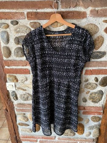 Robe noire et blanche taille 40 🐧
