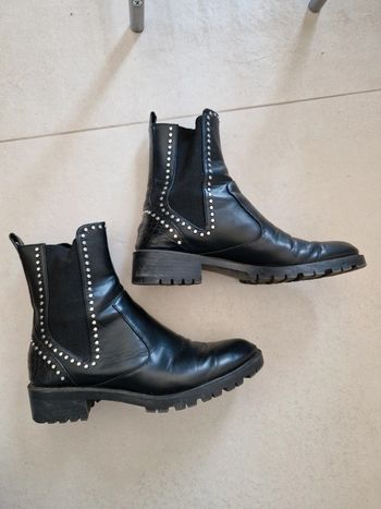 Bottines style rock zara noire similicuir clous argentés