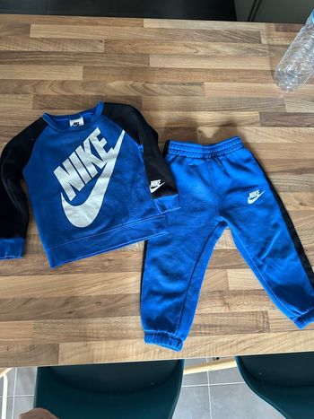 Ensemble survêtement Nike 