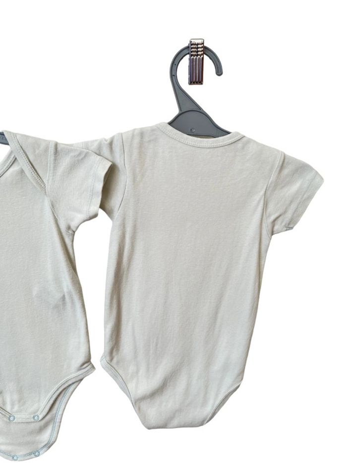 LOT DE 2 bodies à manches courtes (body) - Kiabi 18 mois - photo numéro 3