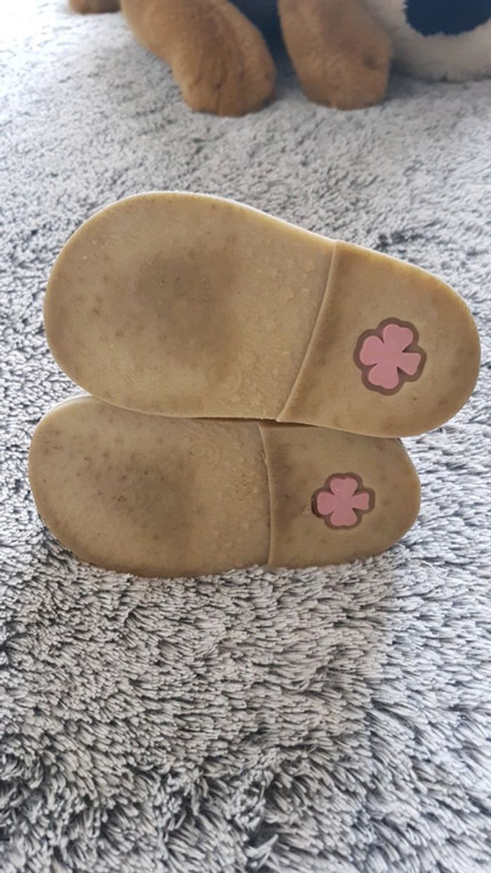 Chaussures taille 19 - photo numéro 4