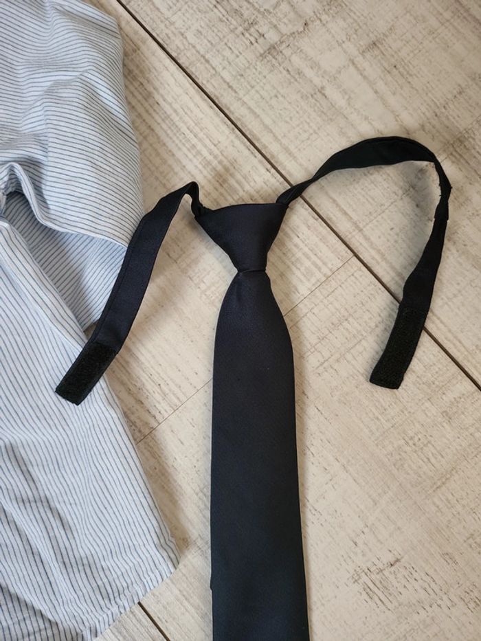 Chemise avec cravate garçon 4 ans kid kanaï peu portée - photo numéro 7
