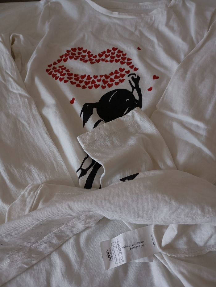 Tee-shirt manches longues. 12 ans . Coton blanc . Fillette noir .  Coeurs ❤️.Punkdiz . État neuf - photo numéro 7