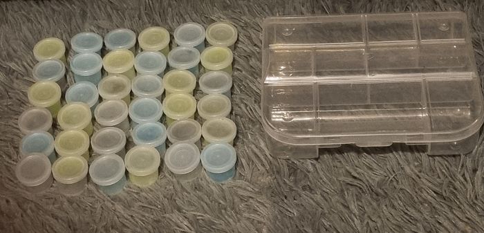 Lot petits pots et boîte de rangement