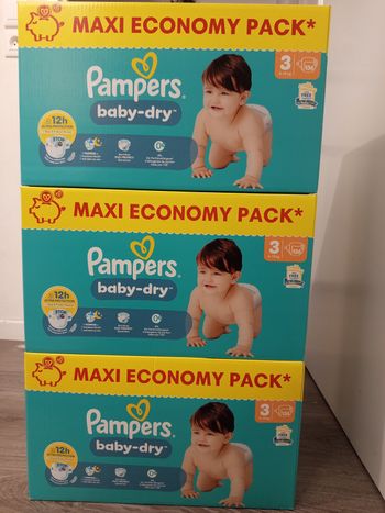 Trois cartons Pampers taille 3 
