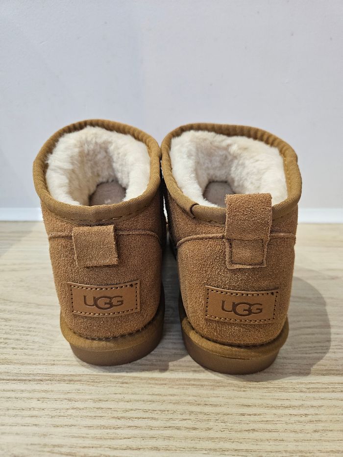 UGG Classic Mini Ultra Marron / Taille 40 - photo numéro 4