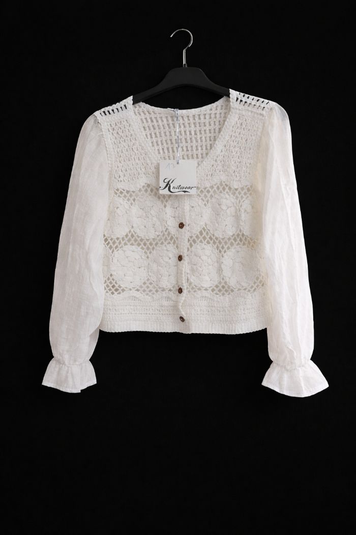 Veste blanche en dentelle / crochet – neuve avec étiquette