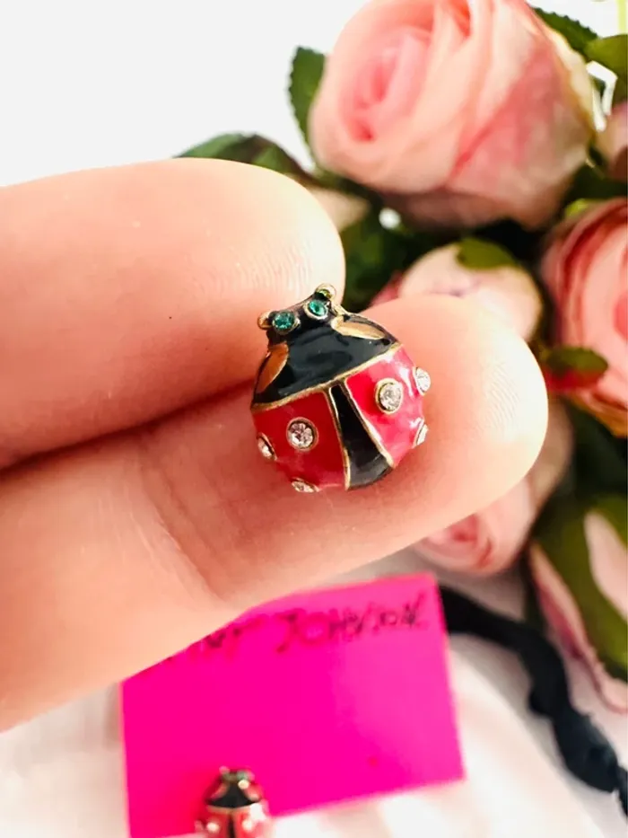 🐞Boucles d’oreilles Betsey Johnson – coccinelles émail & strass - photo numéro 3