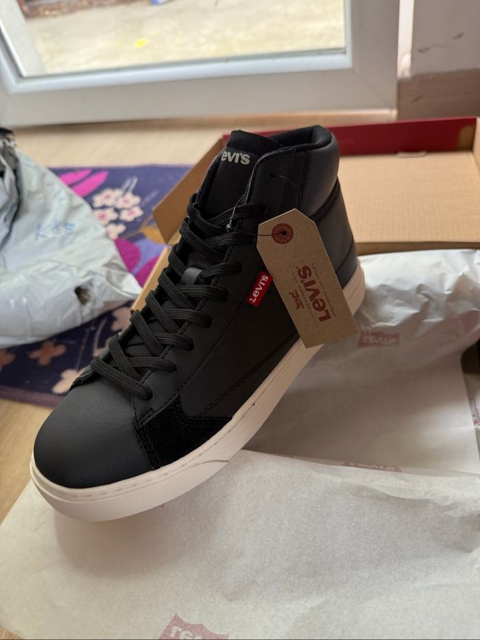Magnifiques baskets montantes levi’s neuves avec étiquette pointure 39 - photo numéro 9